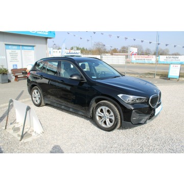 BMW X1  SUV 2021,  1.5 hybryda, automat - Na sprzedaż za 80 900 zł - Warszawa - zdjęcie 5