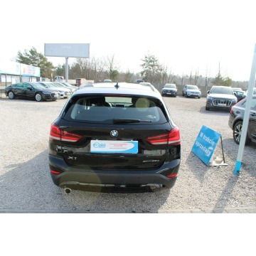 BMW X1  SUV 2021,  1.5 hybryda, automat - Na sprzedaż za 80 900 zł - Warszawa - zdjęcie 7