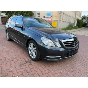 Mercedes - Benz E-klasa  Kombi 2011,  1.8 benzyna, automat - Na sprzedaż za 39 900 zł - Stargard - zdjęcie 6