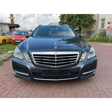 Mercedes - Benz E-klasa  Kombi 2011,  1.8 benzyna, automat - Na sprzedaż za 39 900 zł - Stargard - zdjęcie 3
