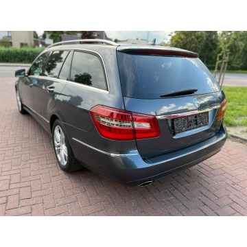 Mercedes - Benz E-klasa  Kombi 2011,  1.8 benzyna, automat - Na sprzedaż za 39 900 zł - Stargard - zdjęcie 4