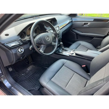 Mercedes - Benz E-klasa  Kombi 2011,  1.8 benzyna, automat - Na sprzedaż za 39 900 zł - Stargard - zdjęcie 9
