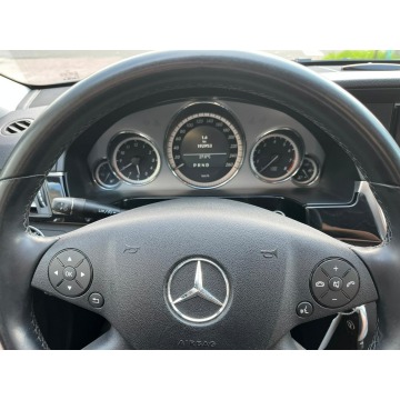 Mercedes - Benz E-klasa  Kombi 2011,  1.8 benzyna, automat - Na sprzedaż za 39 900 zł - Stargard - zdjęcie 12