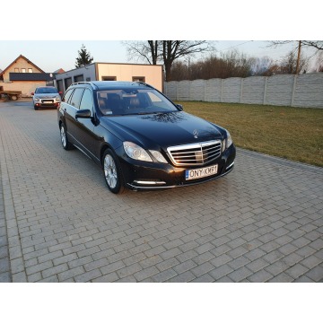 Mercedes - Benz E-klasa  Kombi 2012,  3.0 diesel, automat - Na sprzedaż za 38 500 zł - Strobice - zdjęcie 9