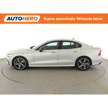 Volvo S60  Sedan/Limuzyna 2019,  2.0 hybryda, automat - Na sprzedaż za 94 300 zł - Warszawa - zdjęcie 2
