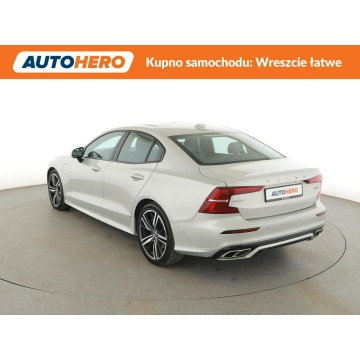 Volvo S60  Sedan/Limuzyna 2019,  2.0 hybryda, automat - Na sprzedaż za 94 300 zł - Warszawa - zdjęcie 4