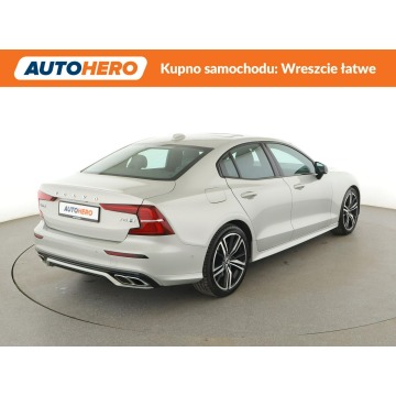 Volvo S60  Sedan/Limuzyna 2019,  2.0 hybryda, automat - Na sprzedaż za 94 300 zł - Warszawa - zdjęcie 7