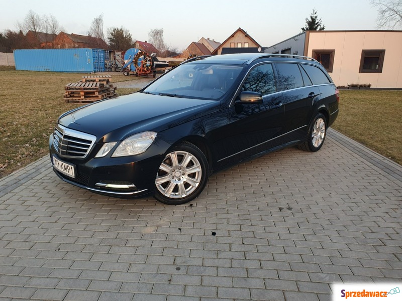 Mercedes - Benz E-klasa  Kombi 2012,  3.0 diesel, automat - Na sprzedaż za 38 500 zł - Strobice