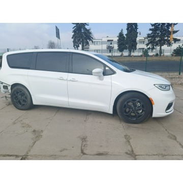 Chrysler Pacifica  Minivan/Van 2022,  3.6 hybryda, automat - Na sprzedaż za 154 000 zł - Gizałki - zdjęcie 4