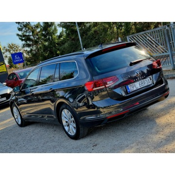 Volkswagen Passat  Kombi 2022,  1.5 benzyna, automat - Na sprzedaż za 66 900 zł - Szczecin - zdjęcie 8