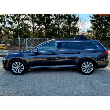 Volkswagen Passat  Kombi 2022,  1.5 benzyna, automat - Na sprzedaż za 66 900 zł - Szczecin - zdjęcie 9