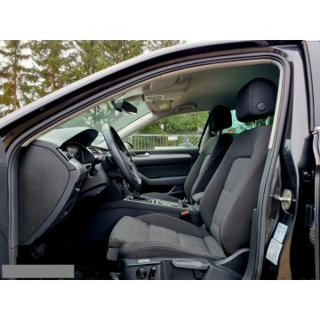 Volkswagen Passat  Kombi 2022,  1.5 benzyna, automat - Na sprzedaż za 66 900 zł - Szczecin - zdjęcie 10