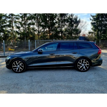 Volvo V60  Kombi 2019,  2.0 diesel, automat - Na sprzedaż za 73 900 zł - Szczecin - zdjęcie 10
