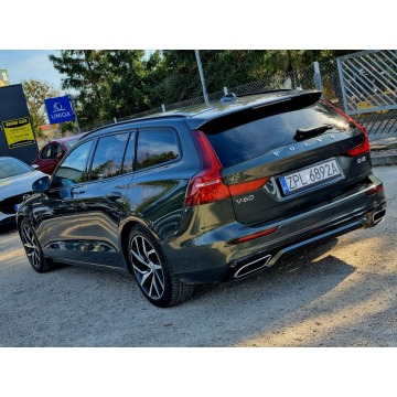 Volvo V60  Kombi 2019,  2.0 diesel, automat - Na sprzedaż za 73 900 zł - Szczecin - zdjęcie 9