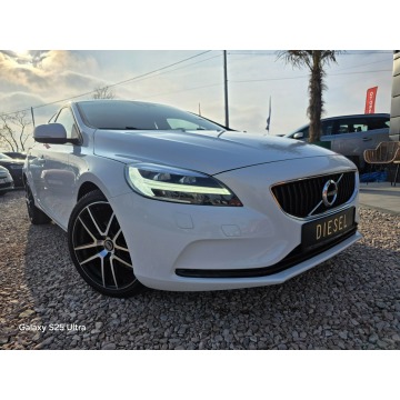 Volvo V40  Hatchback 2017,  2.0 diesel - Na sprzedaż za 41 999 zł - Nowe Sójki - zdjęcie 2