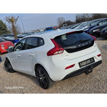 Volvo V40  Hatchback 2017,  2.0 diesel - Na sprzedaż za 41 999 zł - Nowe Sójki - zdjęcie 9