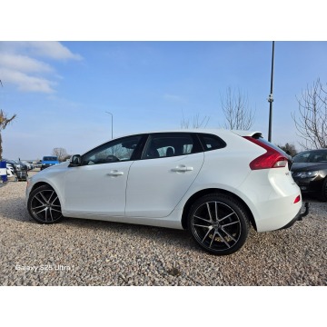 Volvo V40  Hatchback 2017,  2.0 diesel - Na sprzedaż za 41 999 zł - Nowe Sójki - zdjęcie 11