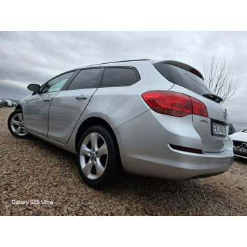Opel Astra 2011,  1.4 benzyna - Na sprzedaż za 14 999 zł - Nowe Sójki - zdjęcie 11