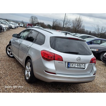 Opel Astra 2011,  1.4 benzyna - Na sprzedaż za 14 999 zł - Nowe Sójki - zdjęcie 12