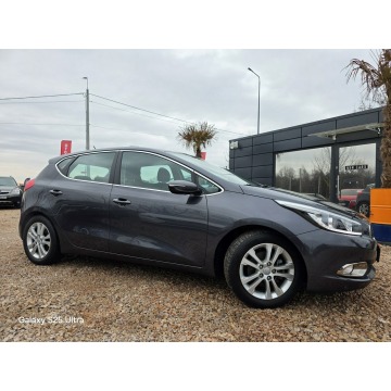 Kia Ceed  Hatchback 2013,  1.6 benzyna - Na sprzedaż za 26 999 zł - Nowe Sójki - zdjęcie 6