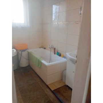 Sprzedam dom Leśna -  wolnostojący jednopiętrowy,  pow.  111 m2,  działka:   858 m2 - zdjęcie 2