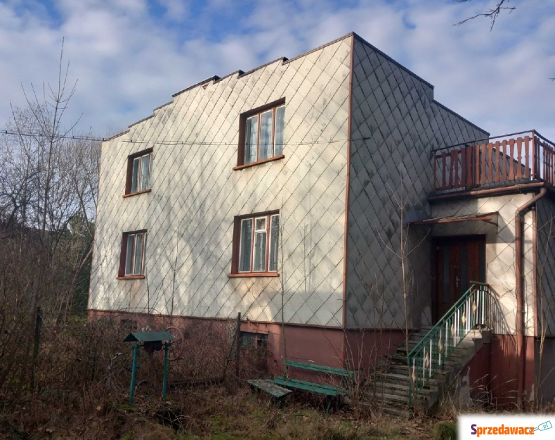 Sprzedam dom Leśna -  wolnostojący jednopiętrowy,  pow.  111 m2,  działka:   858 m2