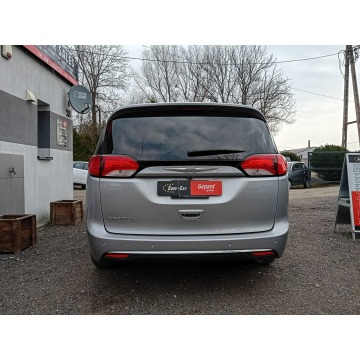 Chrysler Pacifica  Minivan/Van 2019,  3605.0 benzyna, automat - Na sprzedaż za 99 900 zł - Janów Lubelski - zdjęcie 4