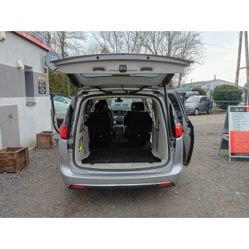 Chrysler Pacifica  Minivan/Van 2019,  3605.0 benzyna, automat - Na sprzedaż za 99 900 zł - Janów Lubelski - zdjęcie 8