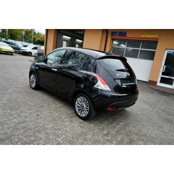 Lancia Ypsilon  Liftback 2012,  0.9 benzyna - Na sprzedaż za 13 900 zł - Płock - zdjęcie 5