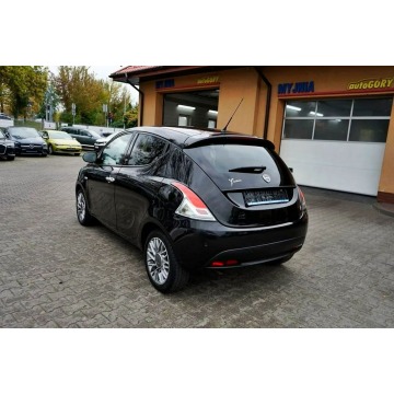 Lancia Ypsilon  Liftback 2012,  0.9 benzyna - Na sprzedaż za 13 900 zł - Płock - zdjęcie 6