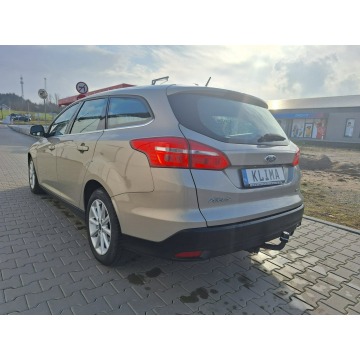 Ford Focus  Kombi 2016,  1.5 benzyna, automat - Na sprzedaż za 40 900 zł - Stargard - zdjęcie 9