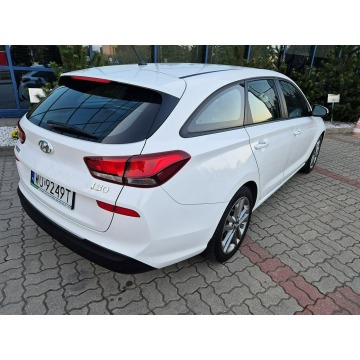 Hyundai i30  Kombi 2017,  1.4 benzyna, automat - Na sprzedaż za 47 500 zł - Warszawa - zdjęcie 6