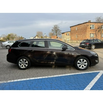 Opel Astra  Kombi 2011,  1.4 benzyna - Na sprzedaż za 23 700 zł - Knurów - zdjęcie 7
