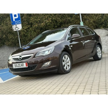 Opel Astra  Kombi 2011,  1.4 benzyna - Na sprzedaż za 23 700 zł - Knurów - zdjęcie 3