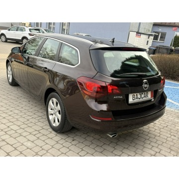 Opel Astra  Kombi 2011,  1.4 benzyna - Na sprzedaż za 23 700 zł - Knurów - zdjęcie 5