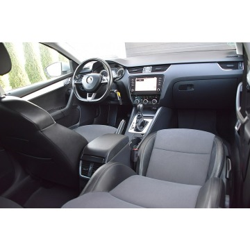 Skoda Octavia  Kombi 2018,  1.4 benzyna, automat - Na sprzedaż za 39 900 zł - Nowe Kucice - zdjęcie 6