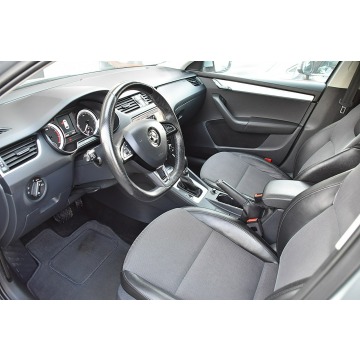 Skoda Octavia  Kombi 2018,  1.4 benzyna, automat - Na sprzedaż za 39 900 zł - Nowe Kucice - zdjęcie 9