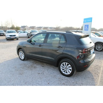 Volkswagen T-Cross  SUV 2021,  1.0 benzyna, automat - Na sprzedaż za 61 900 zł - Warszawa - zdjęcie 9