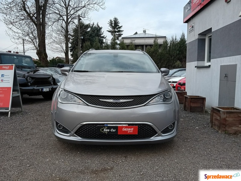 Chrysler Pacifica  Minivan/Van 2019,  3605.0 benzyna, automat - Na sprzedaż za 99 900 zł - Janów Lubelski