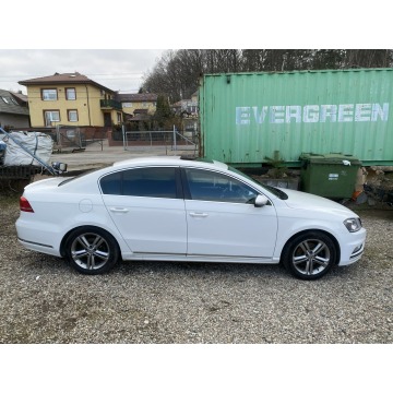 Volkswagen Passat  Sedan/Limuzyna 2013,  2.0 diesel, automat - Na sprzedaż za 37 997 zł - Gdańsk - zdjęcie 2
