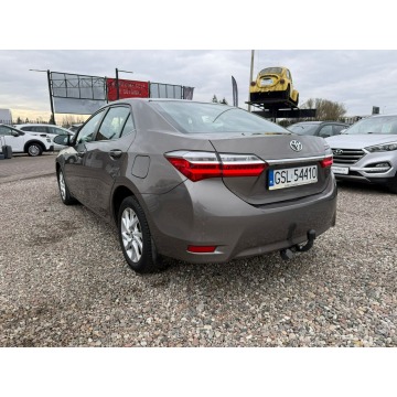 Toyota Corolla  Sedan/Limuzyna 2017,  1.6 benzyna - Na sprzedaż za 41 900 zł - Słupsk - zdjęcie 6
