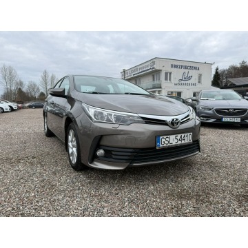 Toyota Corolla  Sedan/Limuzyna 2017,  1.6 benzyna - Na sprzedaż za 41 900 zł - Słupsk - zdjęcie 2