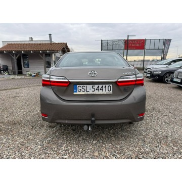 Toyota Corolla  Sedan/Limuzyna 2017,  1.6 benzyna - Na sprzedaż za 41 900 zł - Słupsk - zdjęcie 5