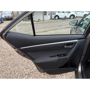 Toyota Corolla  Sedan/Limuzyna 2017,  1.6 benzyna - Na sprzedaż za 41 900 zł - Słupsk - zdjęcie 10