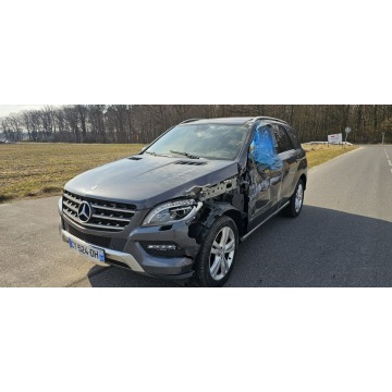 Mercedes - Benz ML-klasa  SUV 2013,  2.1 diesel, automat - Na sprzedaż za 35 999 zł - Pleszew - zdjęcie 8
