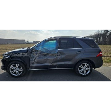 Mercedes - Benz ML-klasa  SUV 2013,  2.1 diesel, automat - Na sprzedaż za 35 999 zł - Pleszew - zdjęcie 7