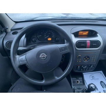 Opel Corsa  Hatchback 2002,  1.7 diesel - Na sprzedaż za 3 300,00 zł - Głogów - zdjęcie 4