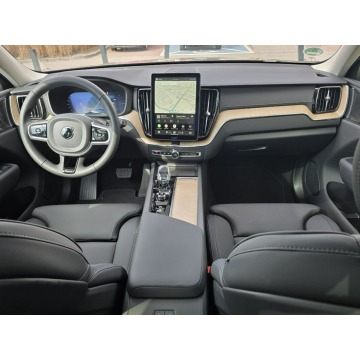 Volvo   SUV 2025,  2.0 hybryda, automat - Na sprzedaż za 269 900 zł - Tychy - zdjęcie 6