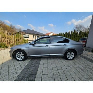 Volkswagen Passat  Sedan/Limuzyna 2018,  2.0 diesel, automat - Na sprzedaż za 54 900 zł - Strzegom - zdjęcie 3