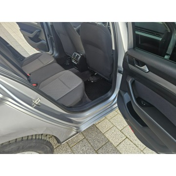 Volkswagen Passat  Sedan/Limuzyna 2018,  2.0 diesel, automat - Na sprzedaż za 54 900 zł - Strzegom - zdjęcie 11